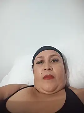 Snapshot of Nini_Love_ chatting on February 7, 2026, 12:25 am Nini Love online show from February 7, 2026, 12:25 am