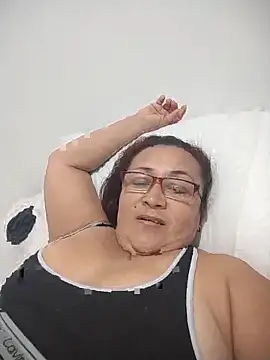 Snapshot of Nini_Love_ chatting on February 27, 2026, 4:12 am Nini Love online show from February 27, 2026, 4:12 am