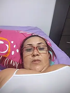 Nini Love  online show from March 19, 2026, 9:41 pm