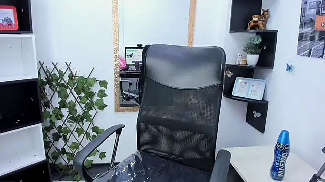 Snapshot of sophi_hardd_ chatting on February 5, 2026, 1:49 pm sophi hardd online show from February 5, 2026, 1:49 pm