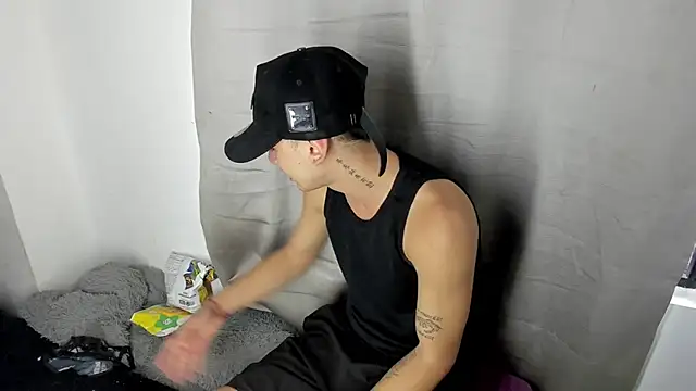 angel boy sex online show from December 15, 2025, 4:55 pm