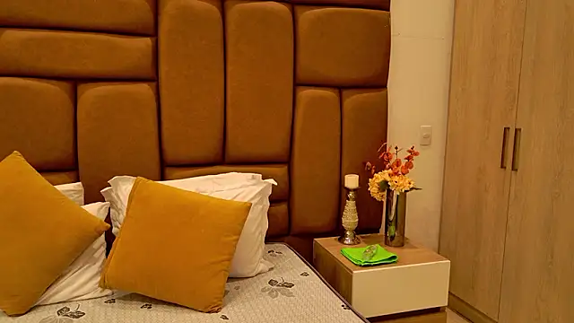 NinnaPiers online show from February 13, 2026, 11:50 am