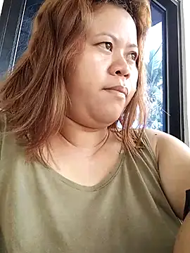 Snapshot of Melania05 chatting on April 5, 2026, 11:02 pm Melania05 online show from April 5, 2026, 11:02 pm