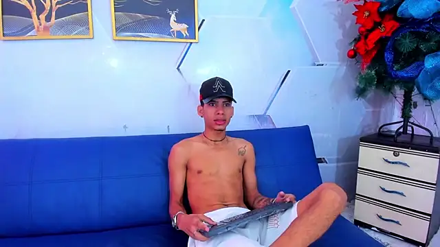 Alex jeins at online show from December 22, 2025, 2:03 pm