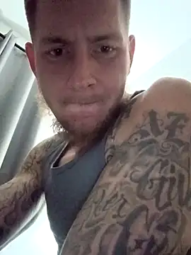 Snapshot of aboogie0420 chatting on December 19, 2025, 11:45 pm aboogie0420 online show from December 19, 2025, 11:45 pm