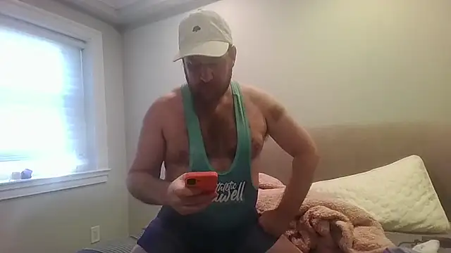 Snapshot of BeefyNcloudy chatting on March 28, 2026, 8:30 pm BeefyNcloudy online show from March 28, 2026, 8:30 pm