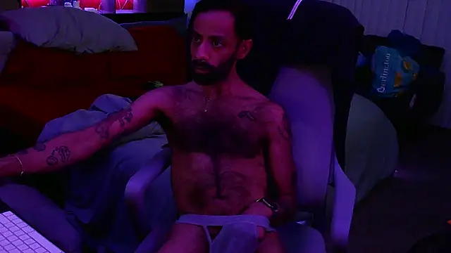 Snapshot of LilBrownPKB chatting on December 14, 2025, 11:37 am LilBrownPKB online show from December 14, 2025, 11:37 am