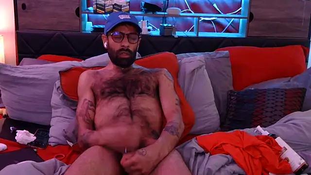 Snapshot of LilBrownPKB chatting on December 20, 2025, 9:22 pm LilBrownPKB online show from December 20, 2025, 9:22 pm