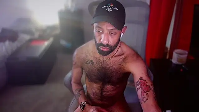 Snapshot of LilBrownPKB chatting on February 12, 2026, 2:01 pm LilBrownPKB online show from February 12, 2026, 2:01 pm