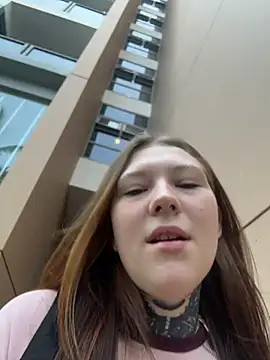 Snapshot of FionaMurr chatting on February 5, 2026, 4:17 am FionaMurr online show from February 5, 2026, 4:17 am