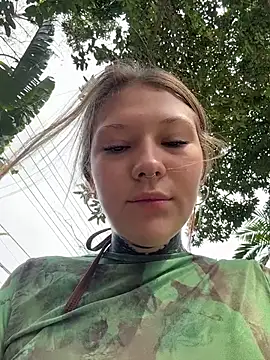 Snapshot of FionaMurr chatting on February 20, 2026, 4:09 am FionaMurr online show from February 20, 2026, 4:09 am