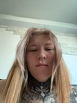 FionaMurr online show from July 3, 2026, 2:07 am