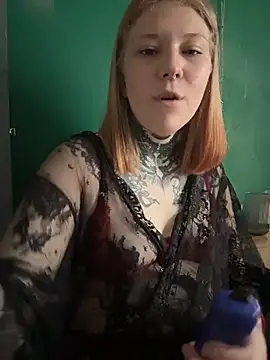FionaMurr online show from July 5, 2026, 4:19 am
