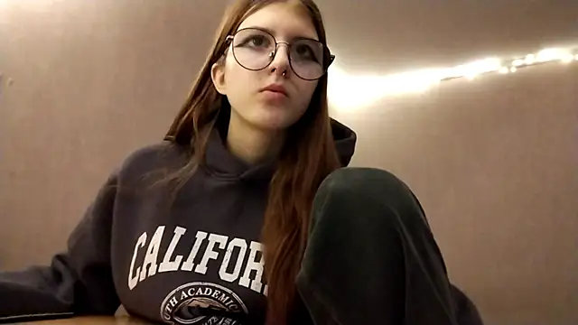 Snapshot of VictorinaMccorey chatting on December 22, 2025, 4:15 pm VictorinaMccorey online show from December 22, 2025, 4:15 pm