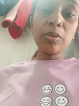 Snapshot of nehakapoor89 chatting on December 15, 2025, 8:07 am nehakapoor89 online show from December 15, 2025, 8:07 am