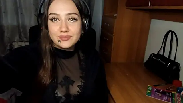 GerriPepperman online show from December 17, 2025, 11:38 am