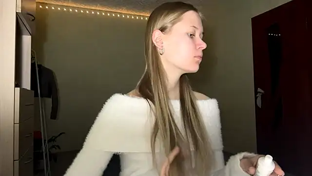 ZaidaSchwarten online show from January 12, 2026, 6:07 am