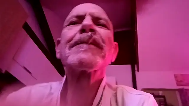 4skinlvrI online show from March 19, 2026, 2:26 am