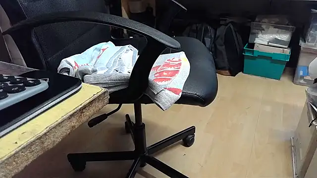 Snapshot of oldmann08 chatting on January 14, 2026, 8:53 am oldmann08 online show from January 14, 2026, 8:53 am