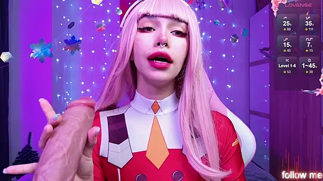 Snapshot of LeylaNoir_02 chatting on December 18, 2025, 3:07 pm LeylaNoir 02 online show from December 18, 2025, 3:07 pm