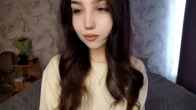 Qwami Amie online show from April 16, 2026, 6:36 am