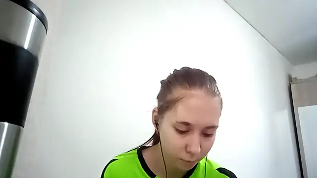 Snapshot of Annette_meow1 chatting on December 18, 2025, 7:14 am Annette meow1 online show from December 18, 2025, 7:14 am