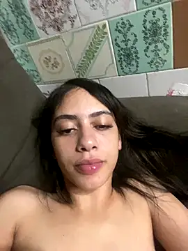 analuizaxxny online show from December 16, 2025, 9:09 pm