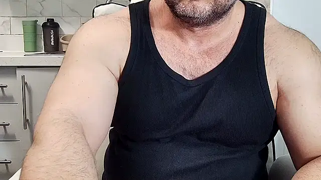 Snapshot of WildJohn_XX chatting on February 9, 2026, 8:35 pm WildJohn XX online show from February 9, 2026, 8:35 pm