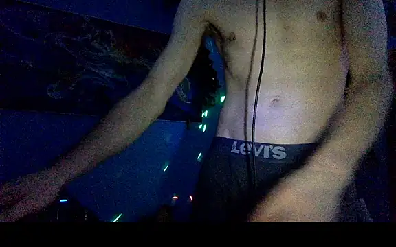 Snapshot of nutt_max chatting on December 16, 2025, 9:31 pm nutt max online show from December 16, 2025, 9:31 pm