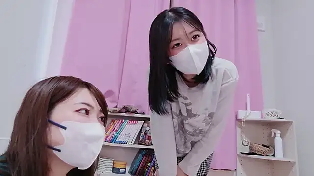 Snapshot of Ms-KARINA chatting on February 4, 2026, 5:57 am Ms-KARINA online show from February 4, 2026, 5:57 am