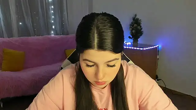 KisaModel online show from February 11, 2026, 12:37 am