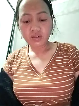 Snapshot of Luckyy03 chatting on December 15, 2025, 10:25 pm Luckyy03 online show from December 15, 2025, 10:25 pm