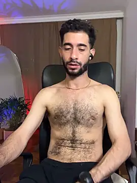 Snapshot of _YOURHERO chatting on December 15, 2025, 7:01 am YOURHERO online show from December 15, 2025, 7:01 am