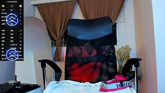  YOURHERO online show from March 26, 2026, 2:39 am