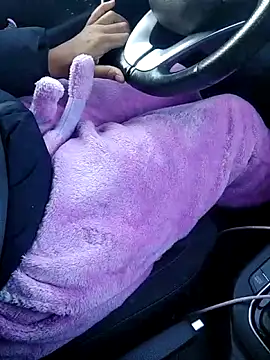 Snapshot of Julie9toma chatting on December 15, 2025, 9:24 am Julie9toma online show from December 15, 2025, 9:24 am