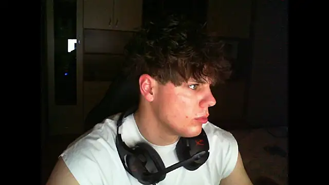 Snapshot of GymGuy0505 chatting on December 14, 2025, 9:52 pm GymGuy0505 online show from December 14, 2025, 9:52 pm