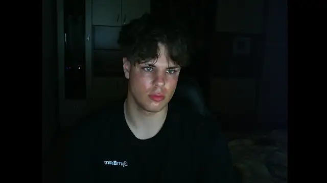 GymGuy0505 online show from May 18, 2026, 9:31 pm