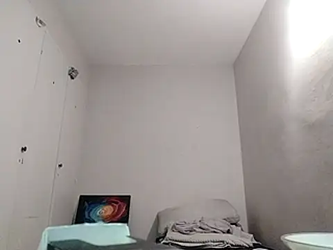 Snapshot of Nocturnesilence chatting on January 13, 2026, 4:07 am Nocturnesilence online show from January 13, 2026, 4:07 am