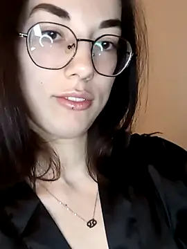 Snapshot of EmmaJacson chatting on December 18, 2025, 4:24 pm EmmaJacson online show from December 18, 2025, 4:24 pm