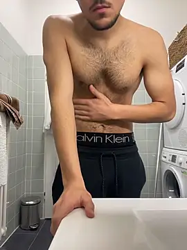 Snapshot of mfg_gio chatting on December 18, 2025, 10:43 am mfg gio online show from December 18, 2025, 10:43 am