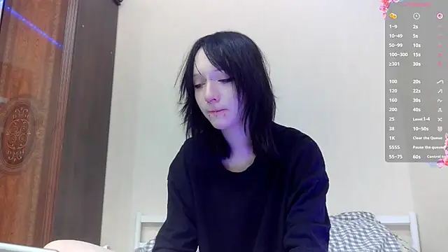 Snapshot of Shine_Luna chatting on January 7, 2026, 10:12 pm Shine Luna online show from January 7, 2026, 10:12 pm