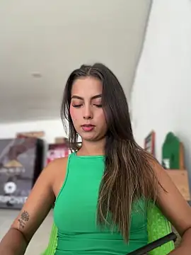 Snapshot of Valeria-escobar chatting on March 22, 2026, 1:47 pm Valeria-escobar online show from March 22, 2026, 1:47 pm