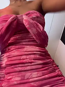 Snapshot of Valeria-escobar chatting on May 12, 2026, 12:35 pm Valeria-escobar online show from May 12, 2026, 12:35 pm