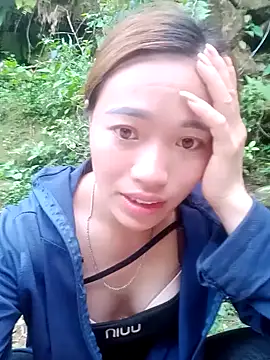 little-effy online show from May 17, 2026, 11:17 am
