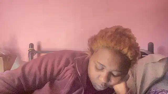 queenalliyahalecia online show from December 16, 2025, 2:33 pm