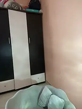 Snapshot of Bae1103_ chatting on December 14, 2025, 3:01 am Bae1103 online show from December 14, 2025, 3:01 am