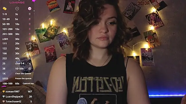 Snapshot of YummyTira chatting on December 20, 2025, 12:51 am YummyTira online show from December 20, 2025, 12:51 am