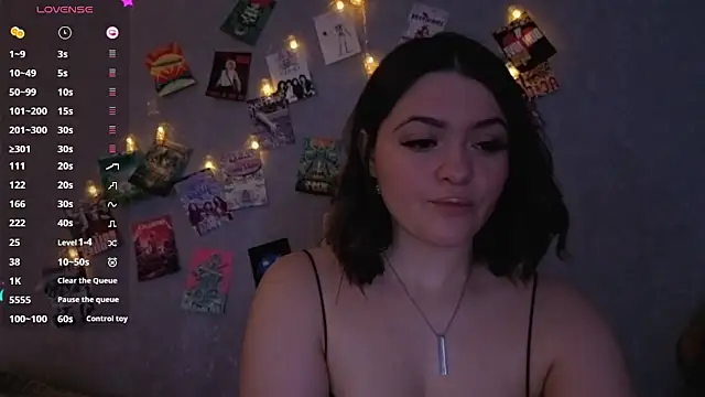 Snapshot of YummyTira chatting on February 15, 2026, 1:02 am YummyTira online show from February 15, 2026, 1:02 am