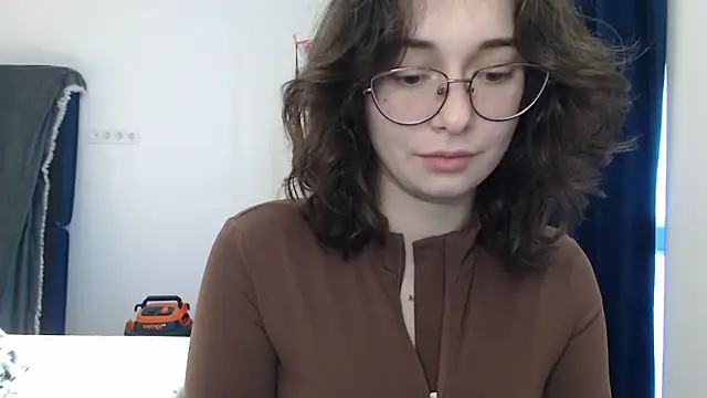 Snapshot of Angelik5371 chatting on January 8, 2026, 1:35 pm Angelik5371 online show from January 8, 2026, 1:35 pm