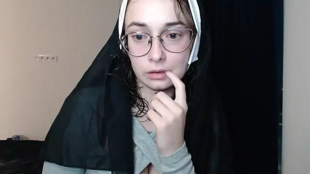 Snapshot of Angelik5371 chatting on January 15, 2026, 8:23 pm Angelik5371 online show from January 15, 2026, 8:23 pm